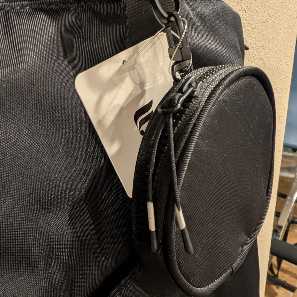 Fabletics Black Duffel Bag for Men Or Women - Picture 4 of 7